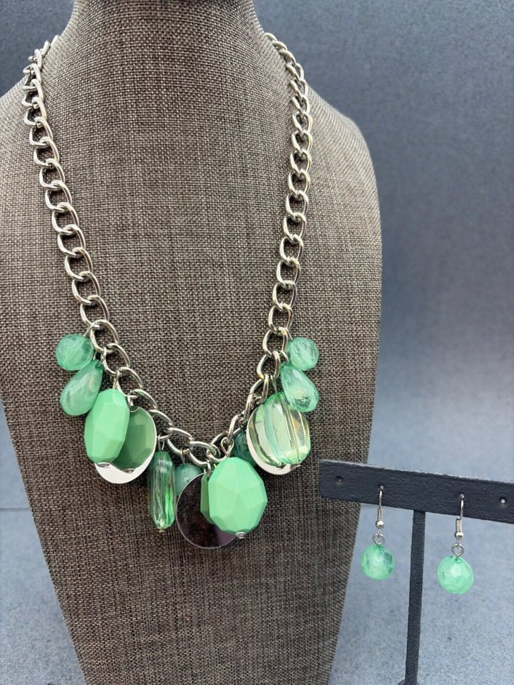 Green Beaded Necklace Earrings Set 18 In Silver Chain Disc Faceted Statement